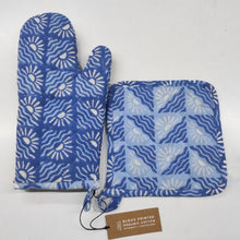 Load image into Gallery viewer, Pre-Sale Hand Block Printed Ovenmitt And Pot Holder Set-Blue Sunset