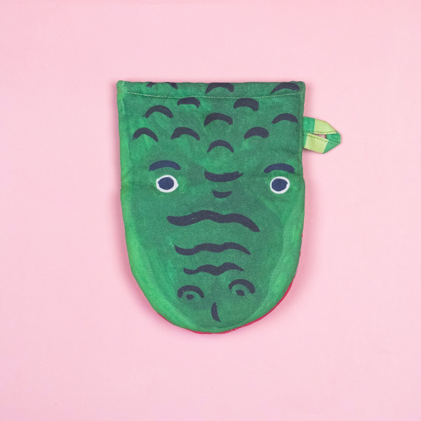 Hand-painted alligator oven mitt made from organic cotton with plastic-free filling, alligator oven mitt, eco-oven mitt,