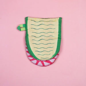 Hand-painted alligator oven mitt made from organic cotton with plastic-free filling, alligator oven mitt, eco-oven mitt,