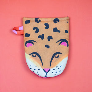 Leopard oven mitt, Organic cotton kitchen, Designer kitchen ovenmitts, sustainable kitchen, 